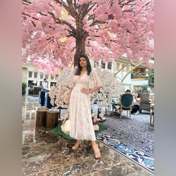 SOLD. Preowned $798 Mac Duggal Floral V Neck Ruffle Empire Waist Gown Blush  10 - Picture 9 of 10